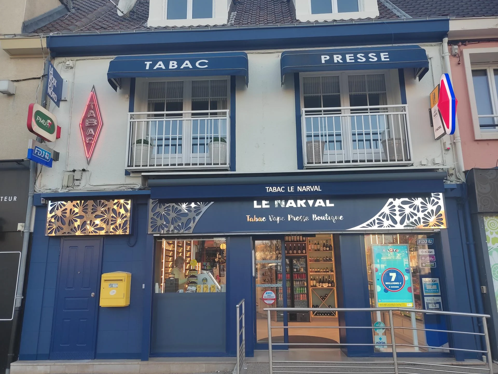 Pub façade Narval